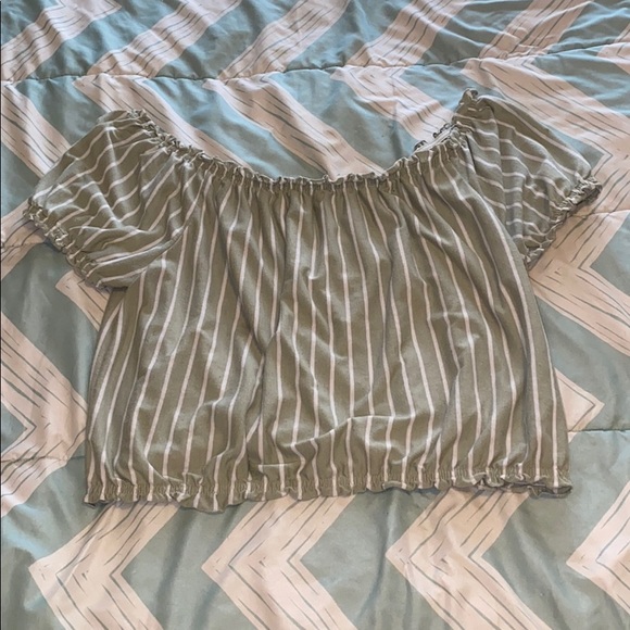 American Eagle Cold Shoulder Top - Picture 2 of 4